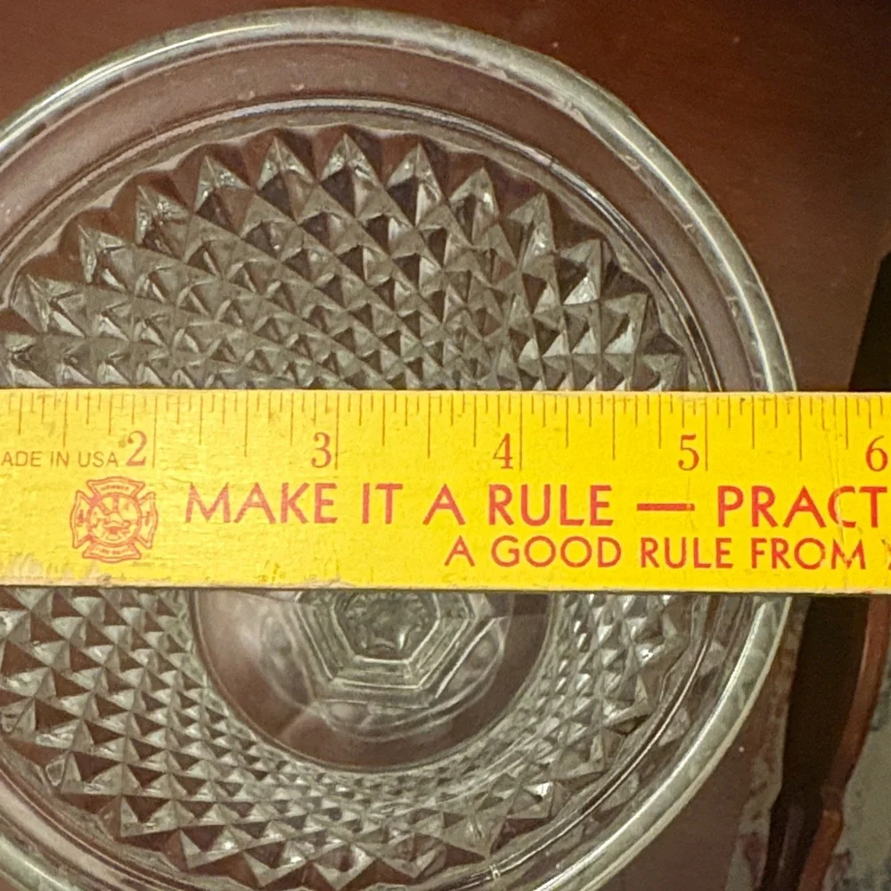 Elegant Crystal Candy Dish with Lid - Picture 8 of 9